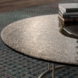 Tavolino con Piano in Ceramica o Vetro Bocciardato Moved Ozzio